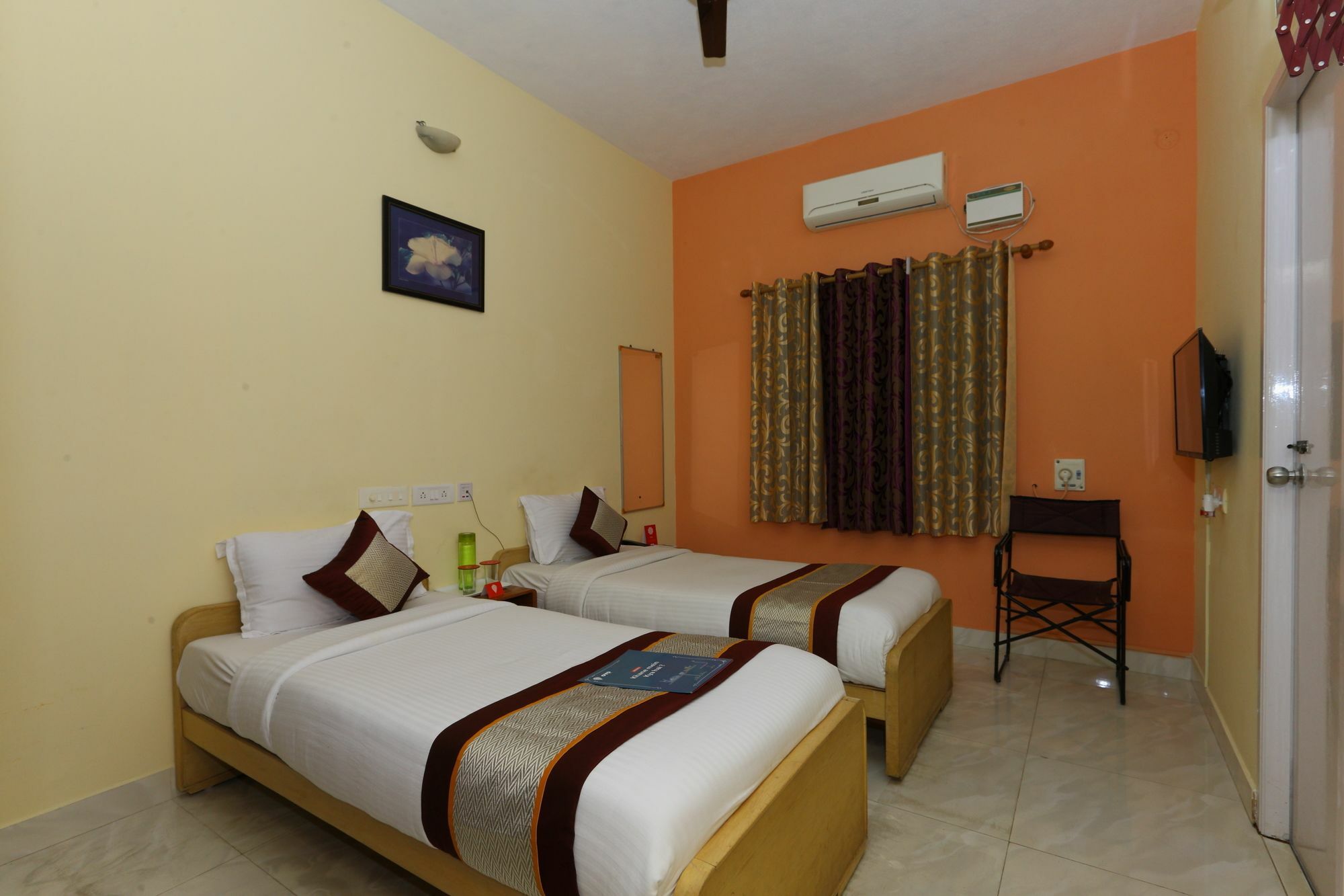 OYO 3318 Hibiscus Guest House Chennai Exterior foto